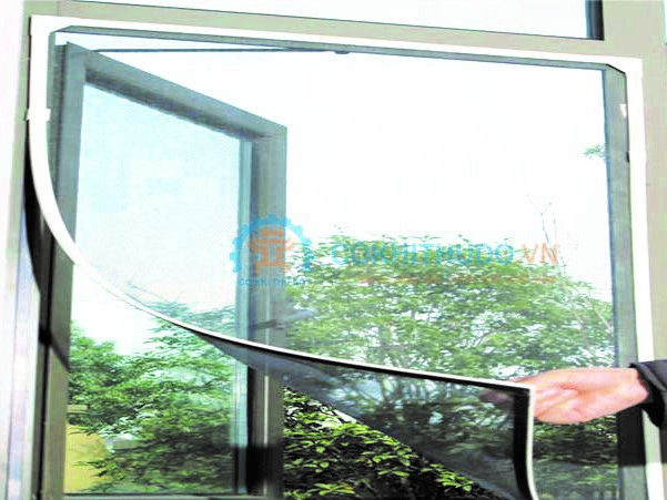 Tấm lưới chống muỗi dán khung cửa