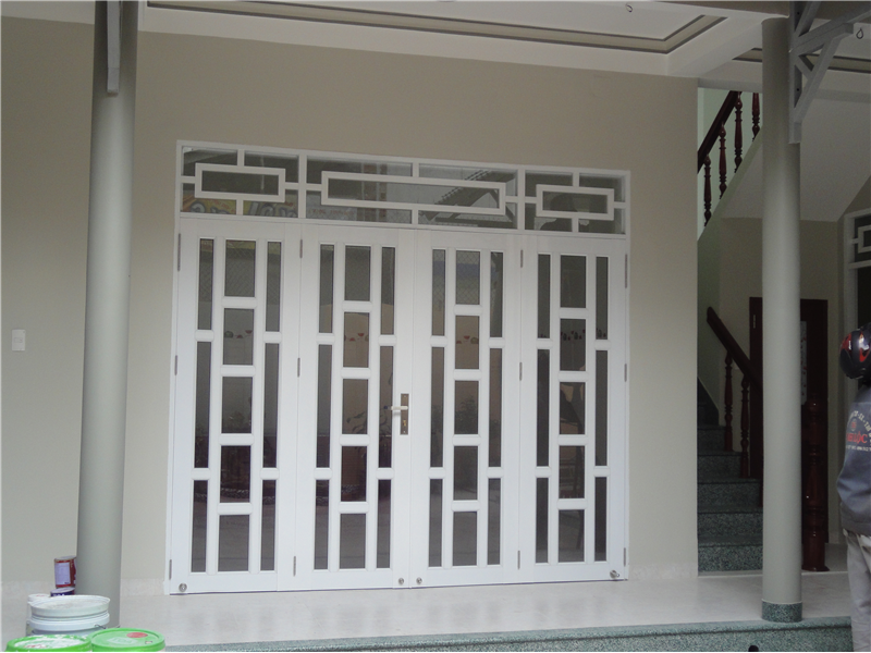 Mẫu 6: Mẫu cửa sắt 4 cánh đẹp 