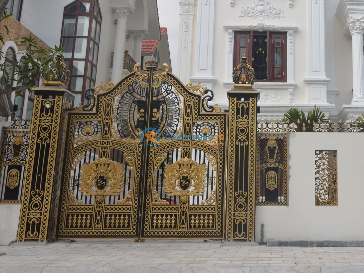 Cổng nhôm đúc CNDTD-07