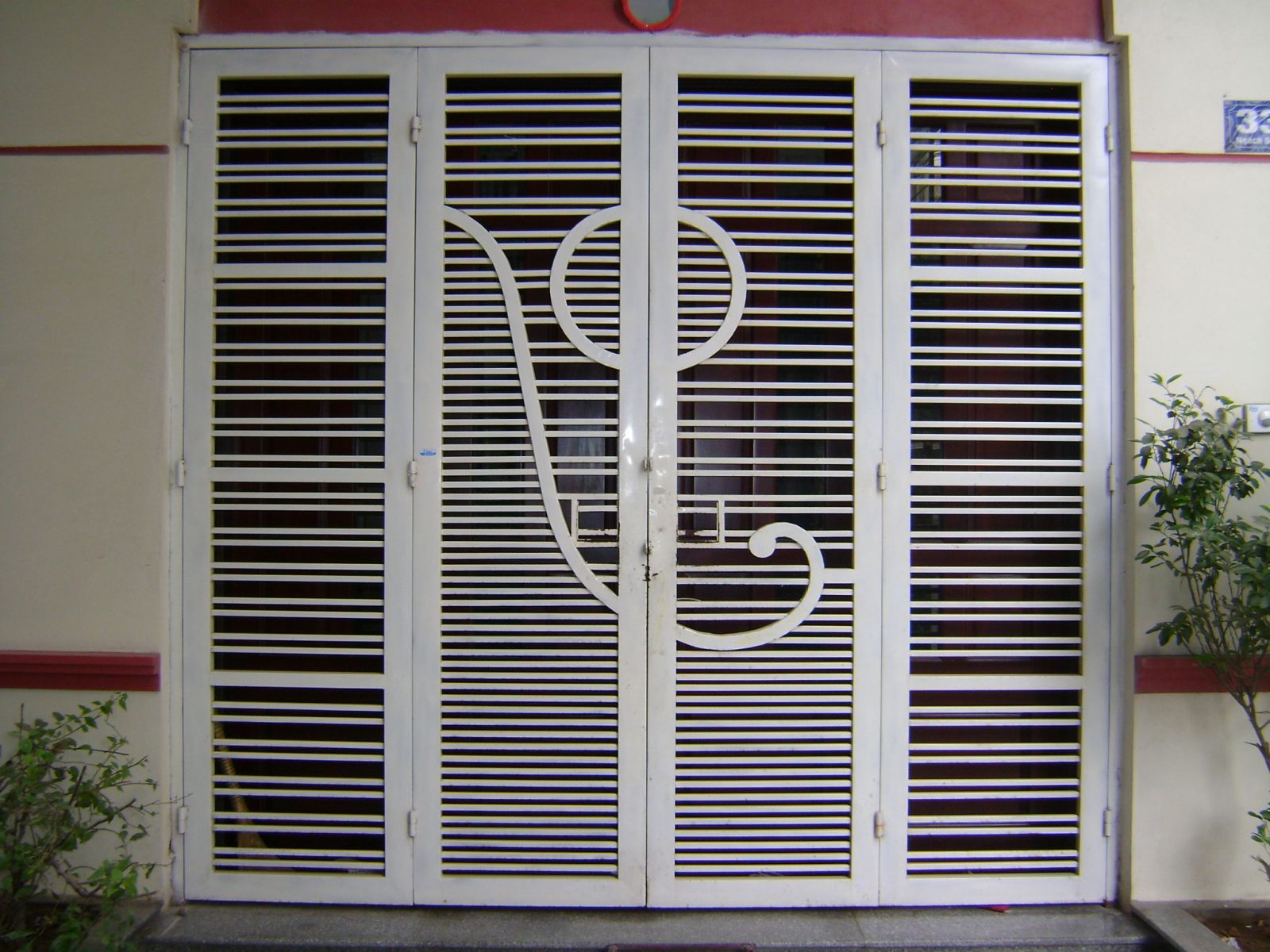 Các mẫu cửa sắt 2 cánh đẹp nhất năm 2018